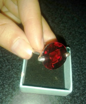 „Sunrise Ruby”, cel mai scump rubin din lume, vândut cu un preţ record